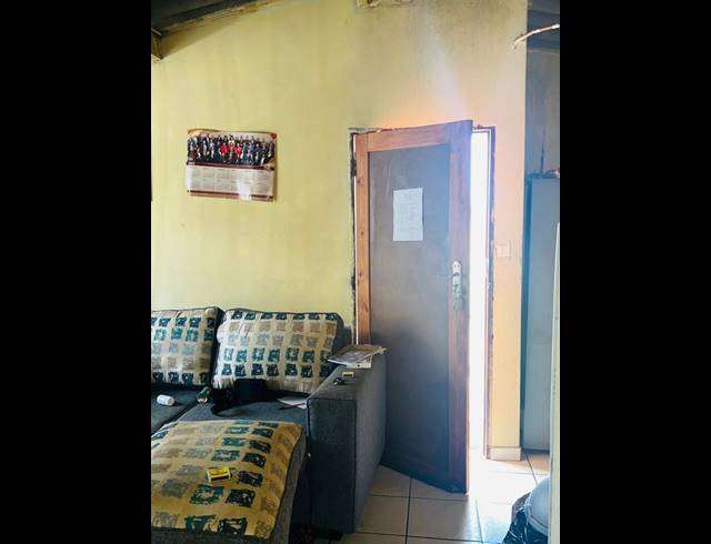 2 BEDROOM HOUSE FOR SALE IN VOSLOORUS EXT